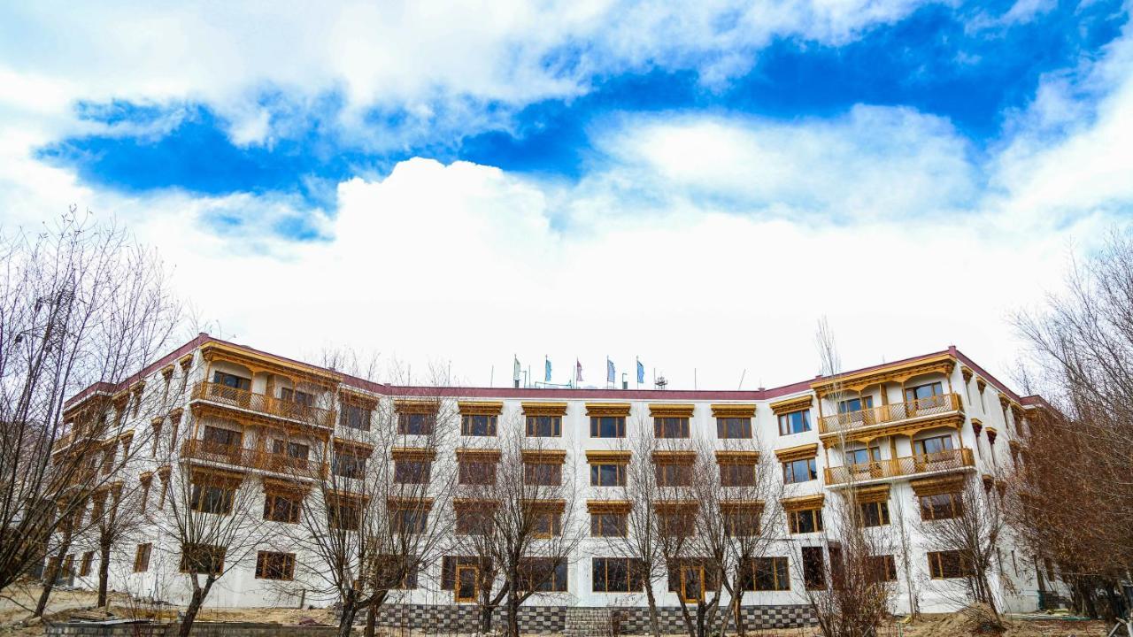 Hotel Deskitsal レー エクステリア 写真