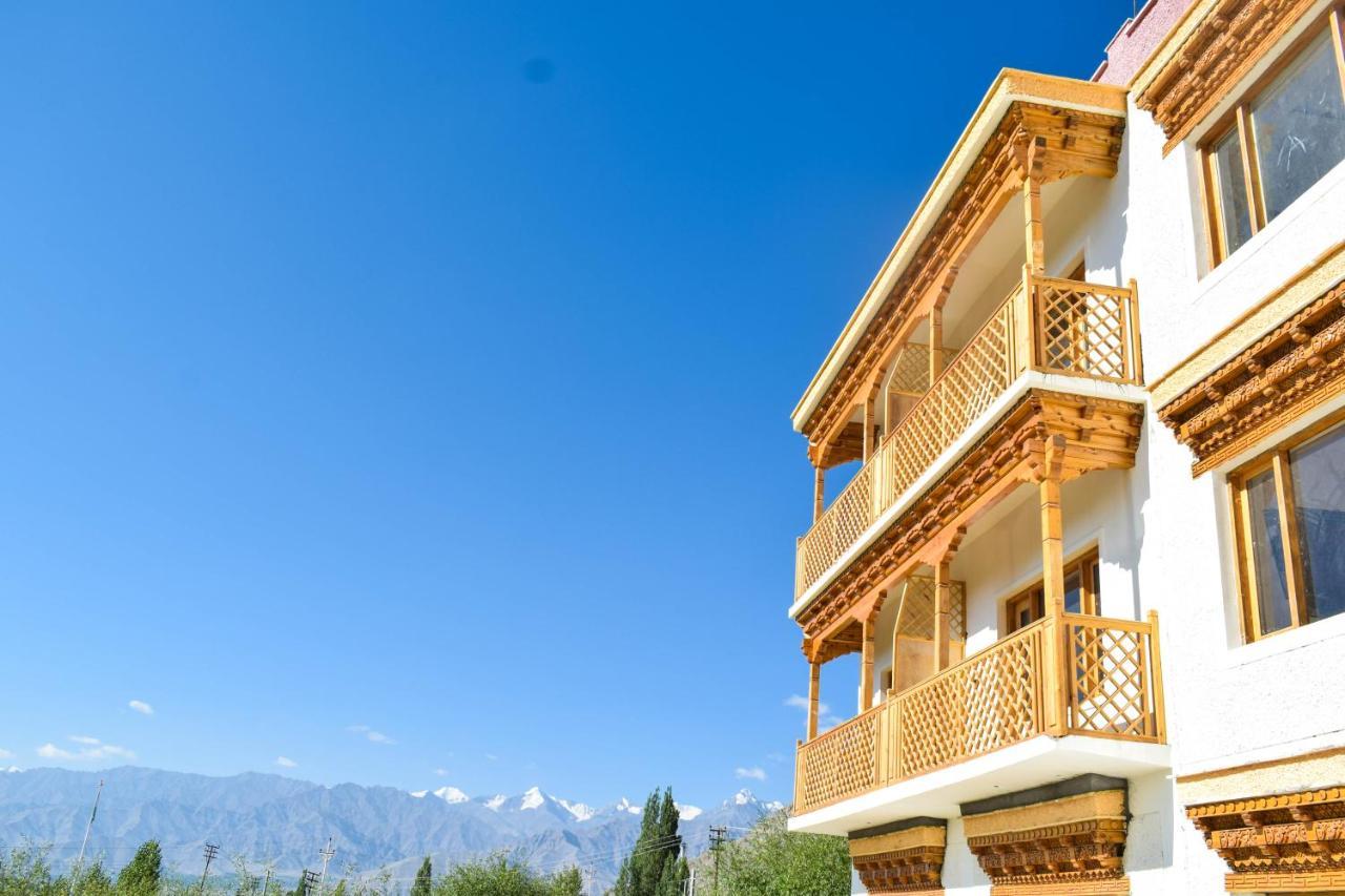 Hotel Deskitsal レー エクステリア 写真