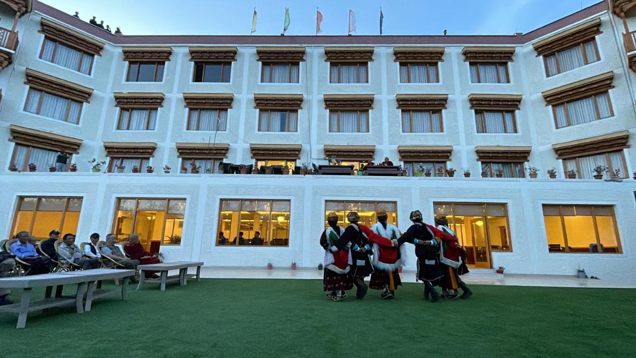 Hotel Deskitsal レー エクステリア 写真